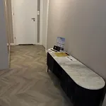 Modern Vero Portova *